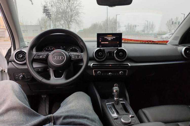 Used Audi Q2L 2022 35 TFSI Fashionable and Elegant Model Center Console