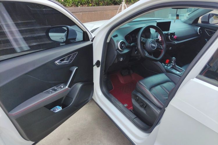 Used Audi Q2L 2022 35 TFSI Progressive Dynamic Edition Driver Seat