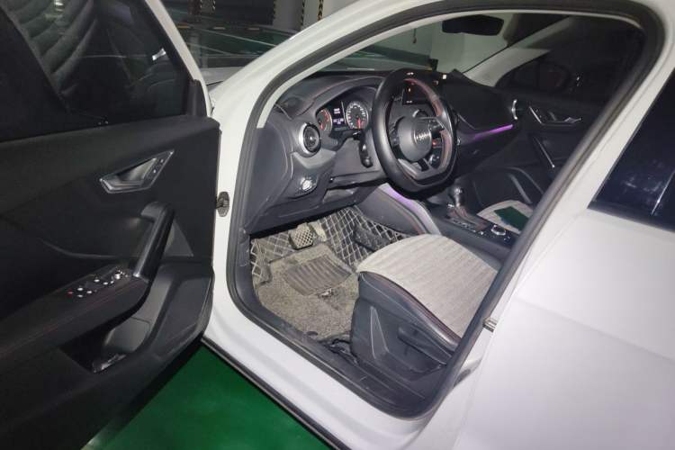 Used Audi Q2L 2022 35 TFSI Progressive Dynamic Edition Driver Seat