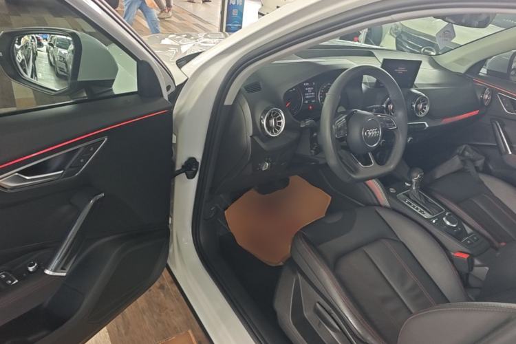 Used Audi Q2L 2022 35 TFSI Progressive Dynamic Edition Driver Seat