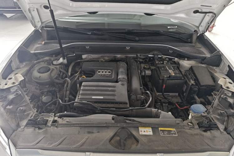 Used Audi Q2L 2022 35 TFSI Fashion Dynamic Model Engine Bay