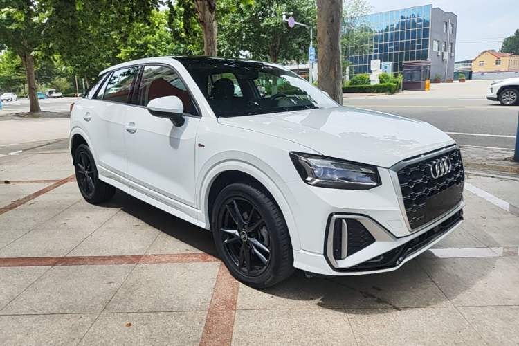 Used Audi Q2L 2022 35 TFSI Progressive Dynamic Edition Front Right 45 Deg