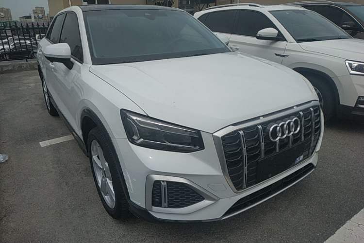 Used Audi Q2L 2022 35 TFSI Advanced Style Edition Front Right 45 Deg