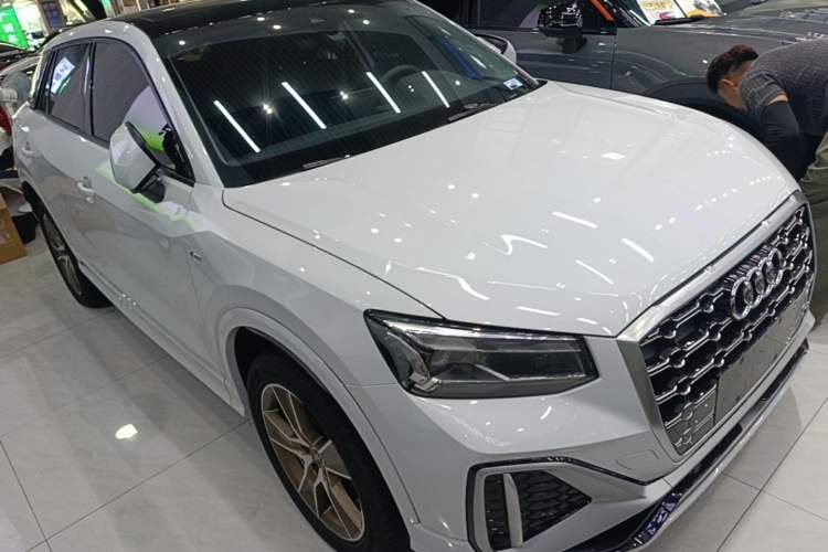 Used Audi Q2L 2022 35 TFSI Fashion Dynamic Model Front Right 45 Deg