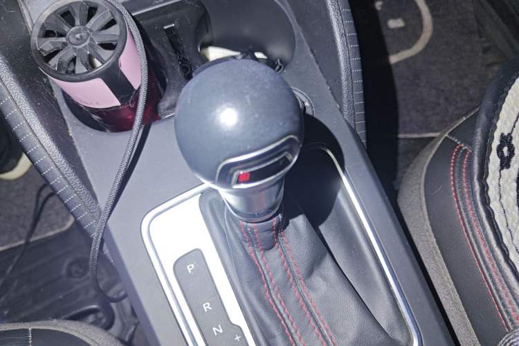 Used Audi Q2L 2022 35 TFSI Progressive Dynamic Edition Gear Lever
