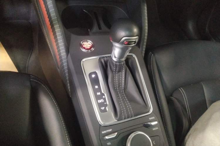Used Audi Q2L 2022 35 TFSI Advanced Style Edition Gear Lever