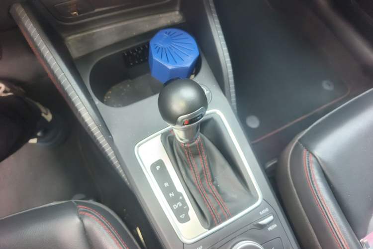 Used Audi Q2L 2022 35 TFSI Progressive Dynamic Edition Gear Lever