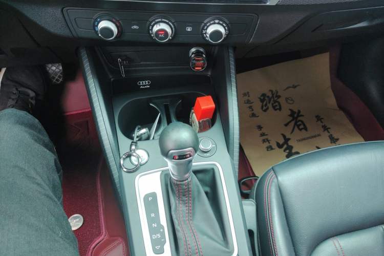 Used Audi Q2L 2022 35 TFSI Progressive Dynamic Edition Gear Lever