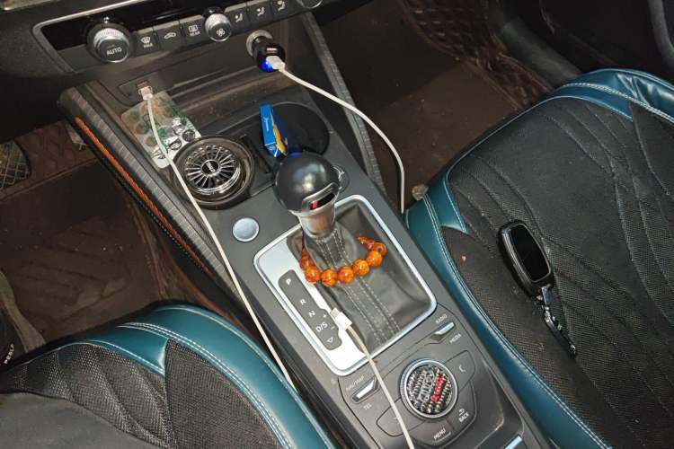 Used Audi Q2L 2022 35 TFSI Fashion Dynamic Model Gear Lever
