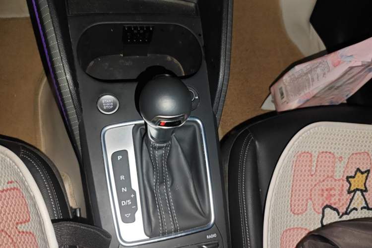 Used Audi Q2L 2022 35 TFSI Fashion Dynamic Model Gear Lever