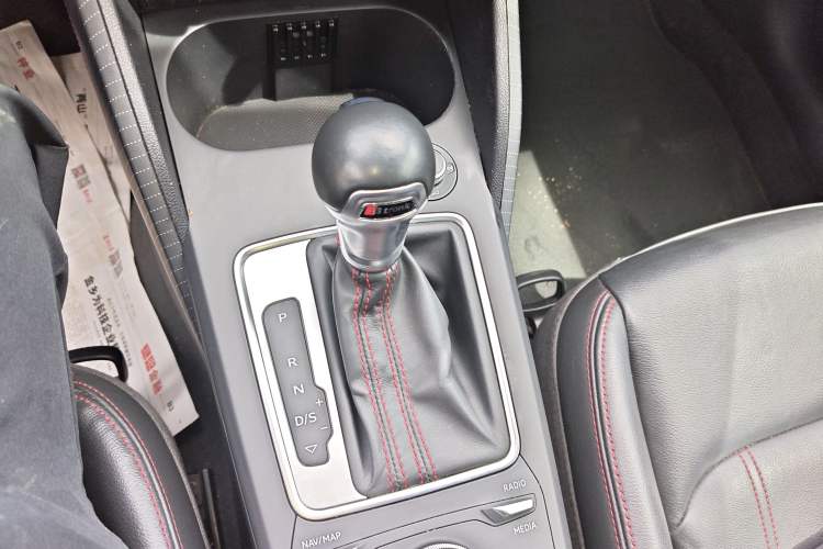 Used Audi Q2L 2022 35 TFSI Progressive Dynamic Edition Gear Lever