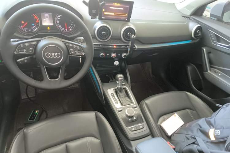 Used Audi Q2L 2022 35 TFSI Advanced Style Edition Gear Lever