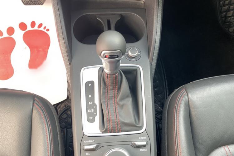 Used Audi Q2L 2022 35 TFSI Progressive Dynamic Edition Gear Lever