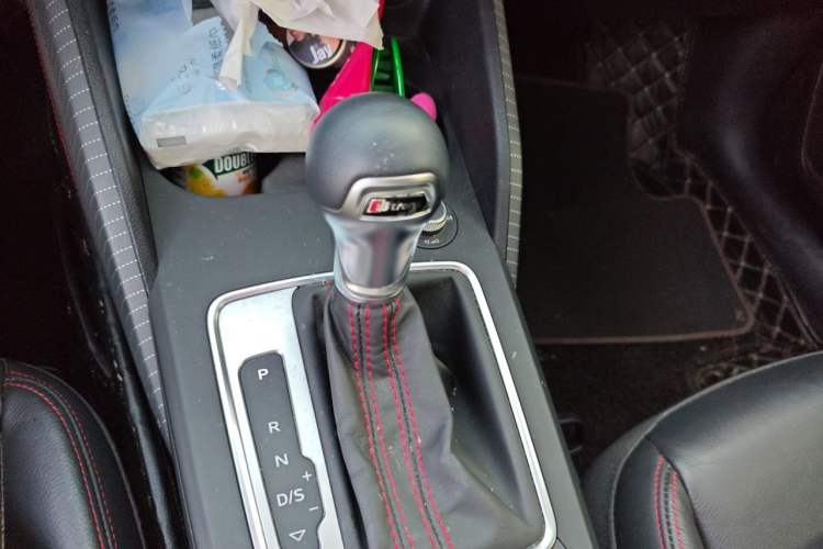 Used Audi Q2L 2022 35 TFSI Progressive Dynamic Edition Gear Lever