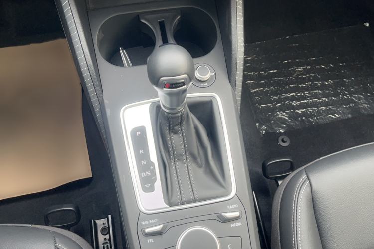 Used Audi Q2L 2022 35 TFSI Advanced Style Edition Gear Lever