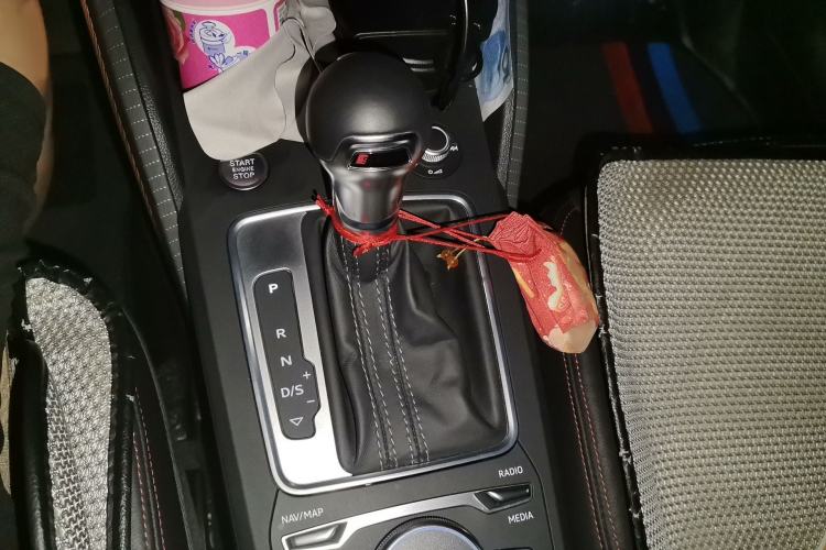 Used Audi Q2L 2022 35 TFSI Luxury Dynamic Edition Gear Lever
