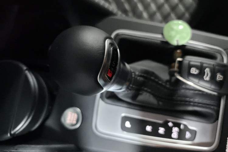 Used Audi Q2L 2022 35 TFSI Fashion Dynamic Model Gear Lever