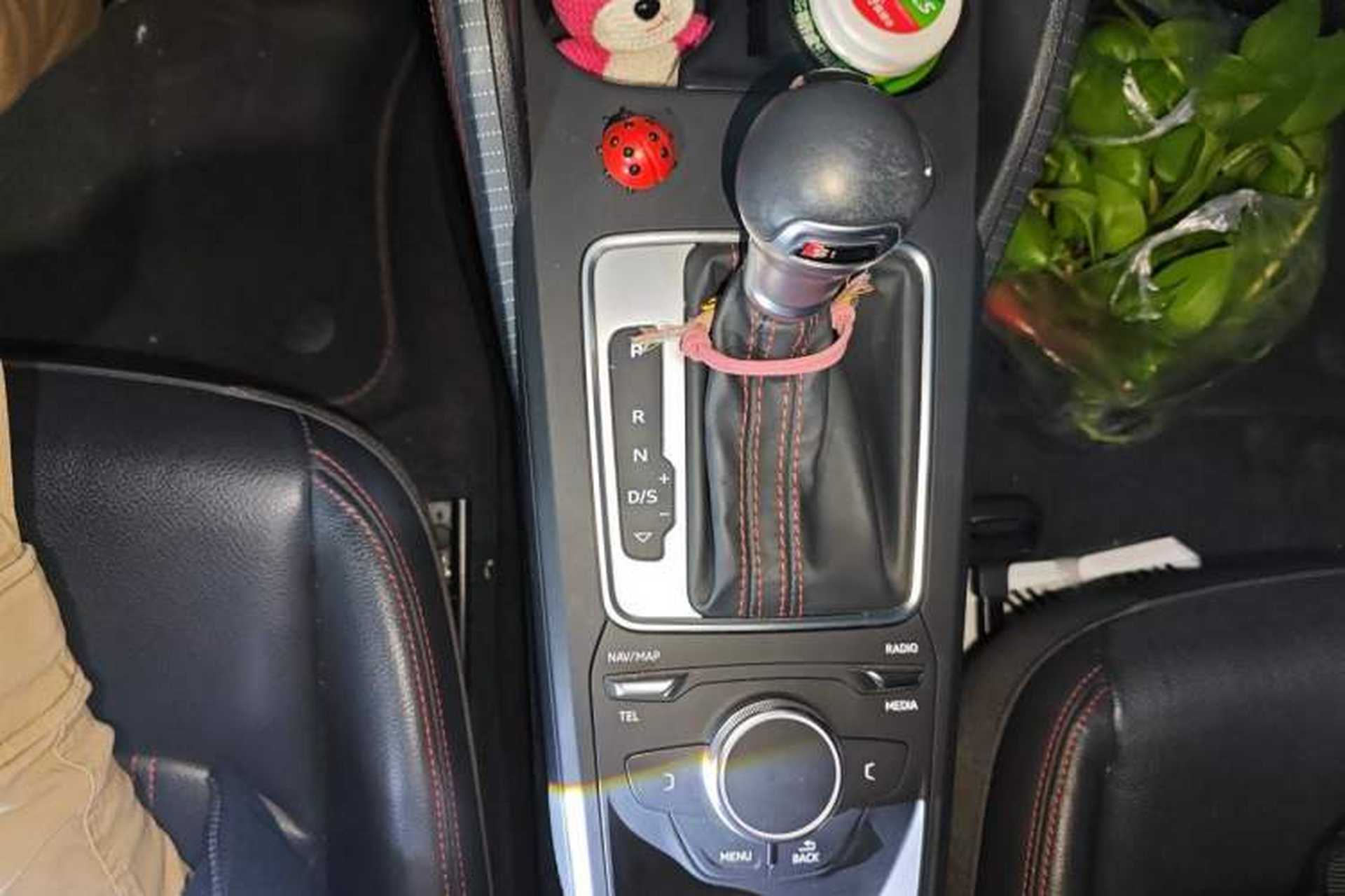 Used Audi Q2L 2022 35 TFSI Progressive Dynamic Edition Gear Lever