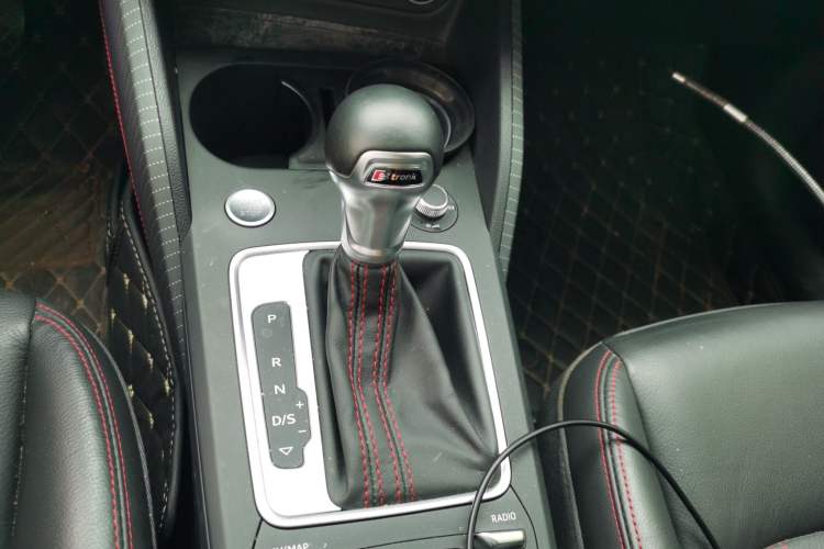 Used Audi Q2L 2022 35 TFSI Progressive Dynamic Edition Gear Lever