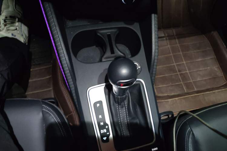 Used Audi Q2L 2022 35 TFSI Advanced Style Edition Gear Lever