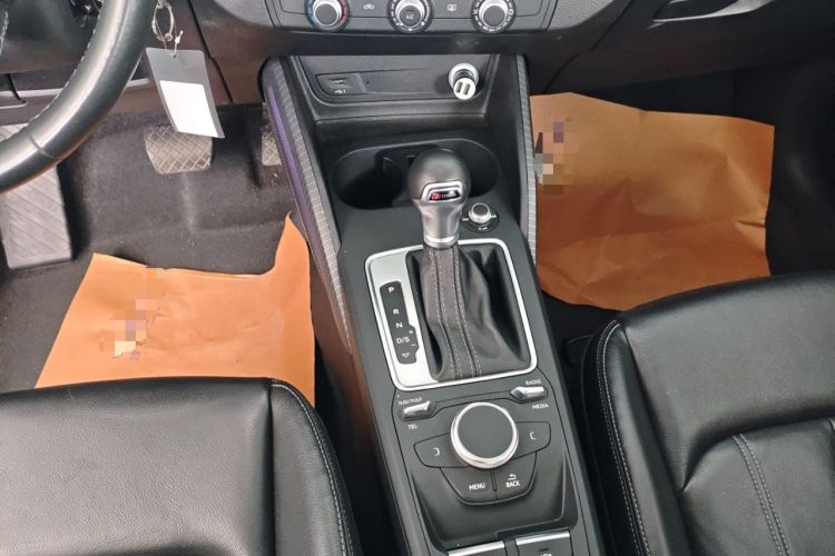 Used Audi Q2L 2022 35 TFSI Advanced Style Edition Gear Lever