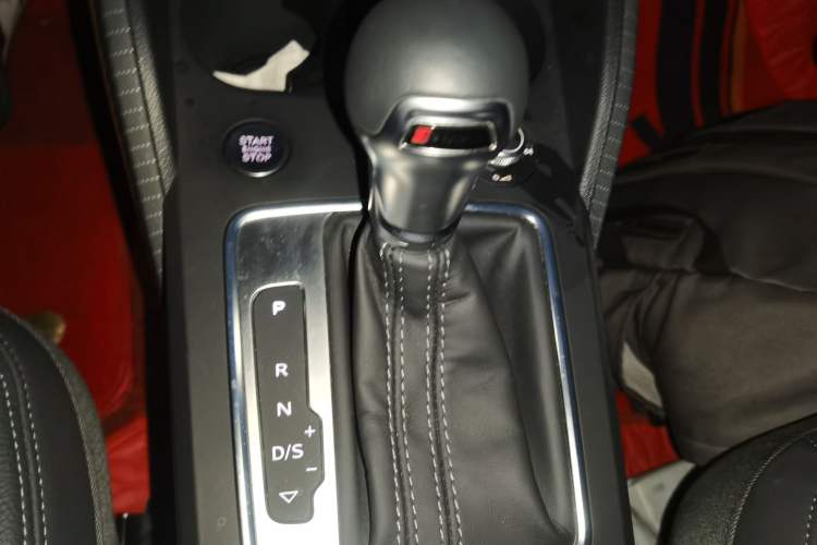 Used Audi Q2L 2022 35 TFSI Advanced Style Edition Gear Lever