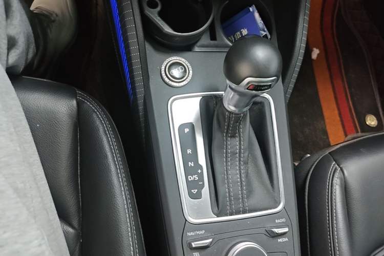 Used Audi Q2L 2022 35 TFSI Advanced Style Edition Gear Lever