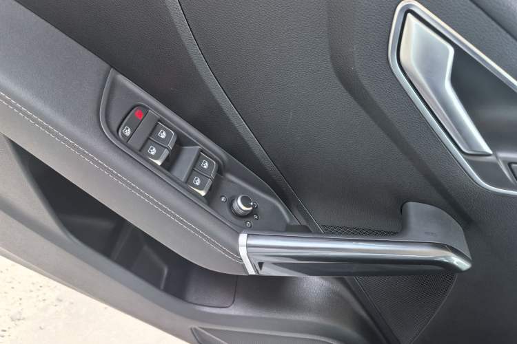 Used Audi Q2L 2022 35 TFSI Advanced Style Edition Interior 10
