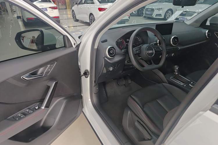 Used Audi Q2L 2022 35 TFSI Progressive Dynamic Edition Interior 2