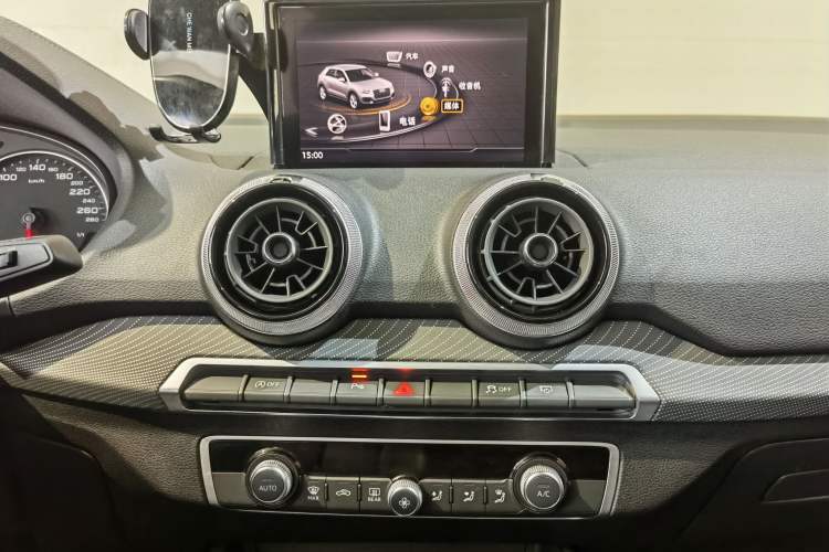 Used Audi Q2L 2022 35 TFSI Fashion Dynamic Model Interior 3