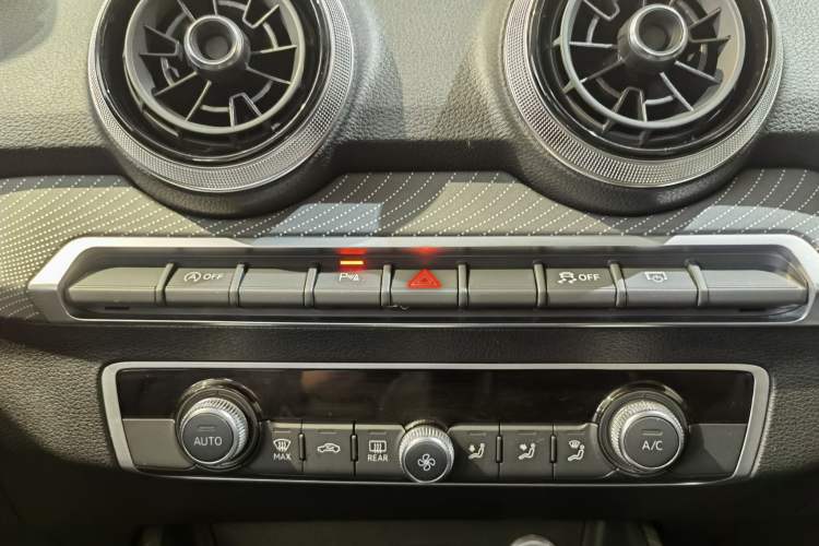 Used Audi Q2L 2022 35 TFSI Fashion Dynamic Model Interior 5