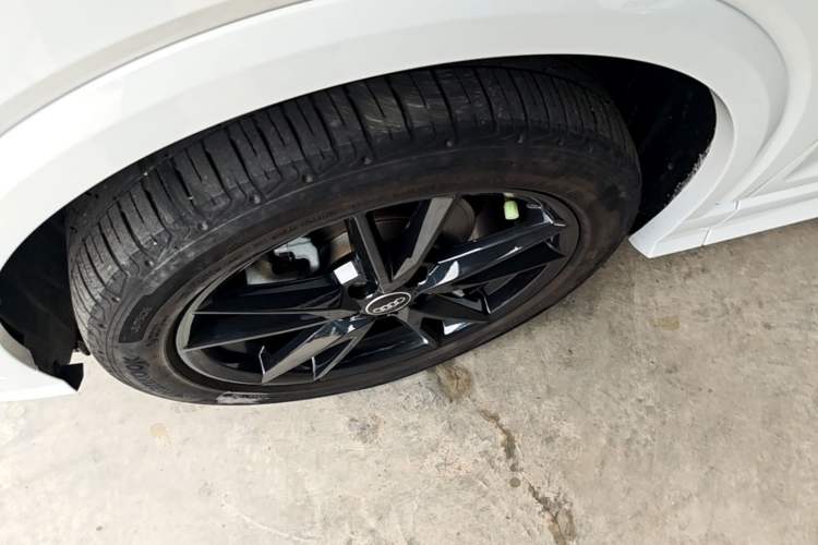 Used Audi Q2L 2022 35 TFSI Progressive Dynamic Edition Left Front Wheel Hub