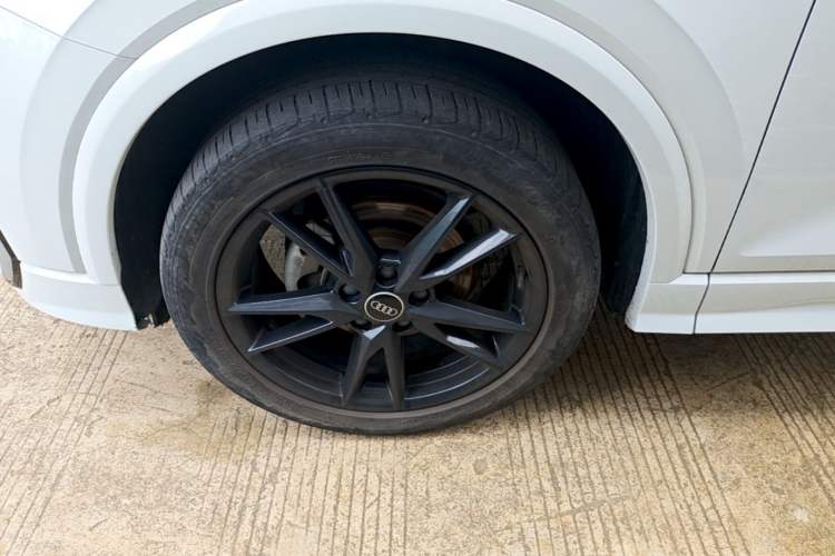 Used Audi Q2L 2022 35 TFSI Progressive Dynamic Edition Left Front Wheel Hub