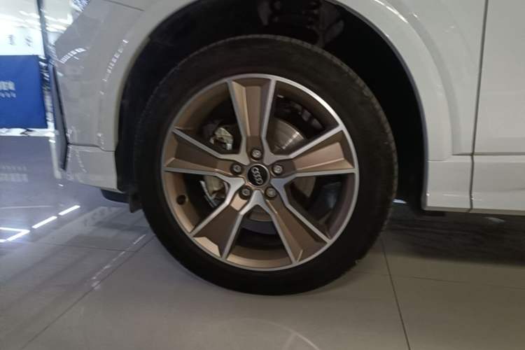 Used Audi Q2L 2022 35 TFSI Fashion Dynamic Model Left Front Wheel Hub