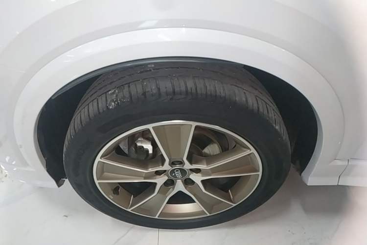 Used Audi Q2L 2022 35 TFSI Fashion Dynamic Model Left Front Wheel Hub