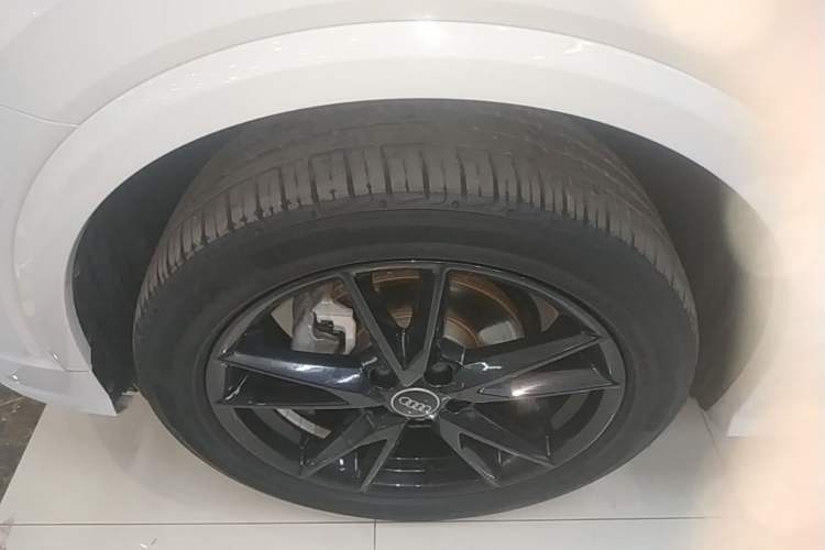Used Audi Q2L 2022 35 TFSI Progressive Dynamic Edition Left Front Wheel Hub