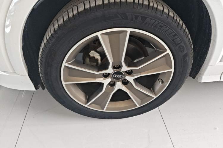Used Audi Q2L 2022 35 TFSI Fashion Dynamic Model Left Front Wheel Hub