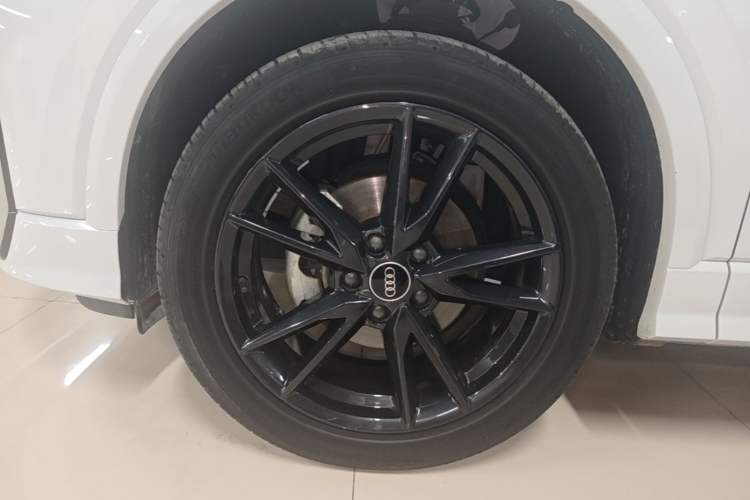 Used Audi Q2L 2022 35 TFSI Progressive Dynamic Edition Left Front Wheel Hub