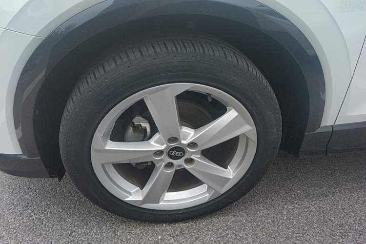 Used Audi Q2L 2022 35 TFSI Advanced Style Edition Left Front Wheel Hub