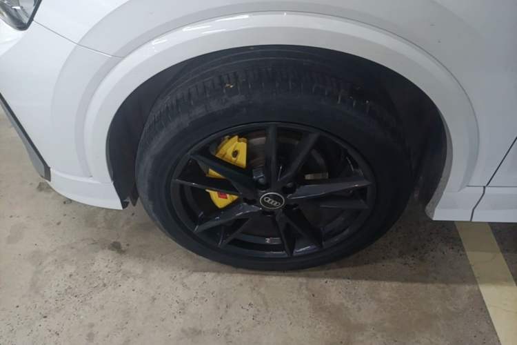 Used Audi Q2L 2022 35 TFSI Progressive Dynamic Edition Left Front Wheel Hub