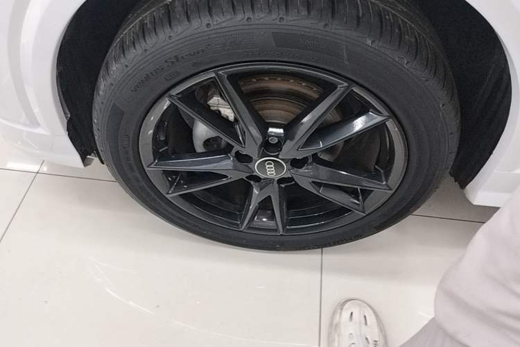 Used Audi Q2L 2022 35 TFSI Progressive Dynamic Edition Left Front Wheel Hub