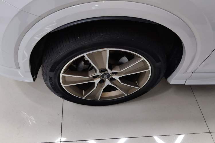 Used Audi Q2L 2022 35 TFSI Fashion Dynamic Model Left Front Wheel Hub