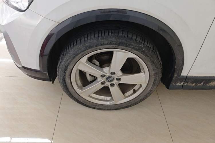 Used Audi Q2L 2022 35 TFSI Advanced Style Edition Left Front Wheel Hub