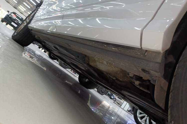 Used Audi Q2L 2022 35 TFSI Fashion Dynamic Model Left Side Sill