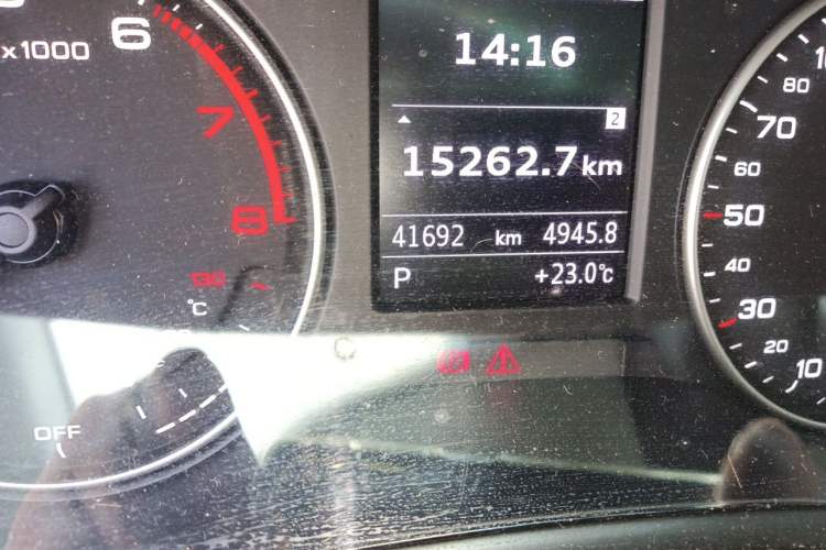 Used Audi Q2L 2022 35 TFSI Advanced Style Edition Odometer Close Up