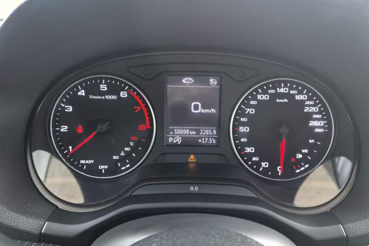 Used Audi Q2L 2022 35 TFSI Advanced Style Edition Odometer Close Up