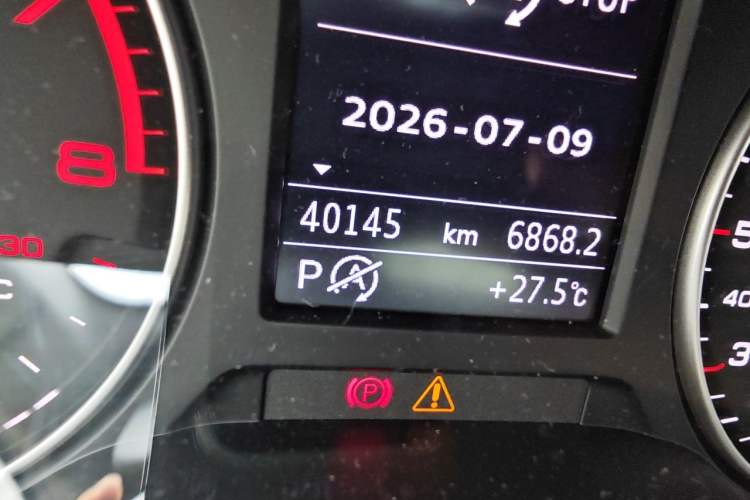 Used Audi Q2L 2022 35 TFSI Fashionable and Elegant Model Odometer Close Up
