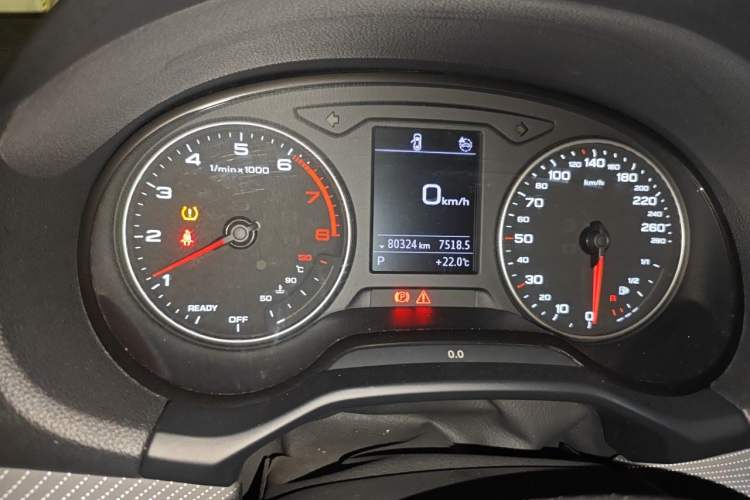 Used Audi Q2L 2022 35 TFSI Fashion Dynamic Model Odometer Close Up