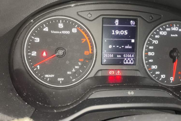 Used Audi Q2L 2022 35 TFSI Fashionable and Elegant Model Odometer Close Up