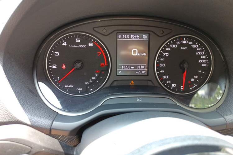 Used Audi Q2L 2022 35 TFSI Fashionable and Elegant Model Odometer Close Up